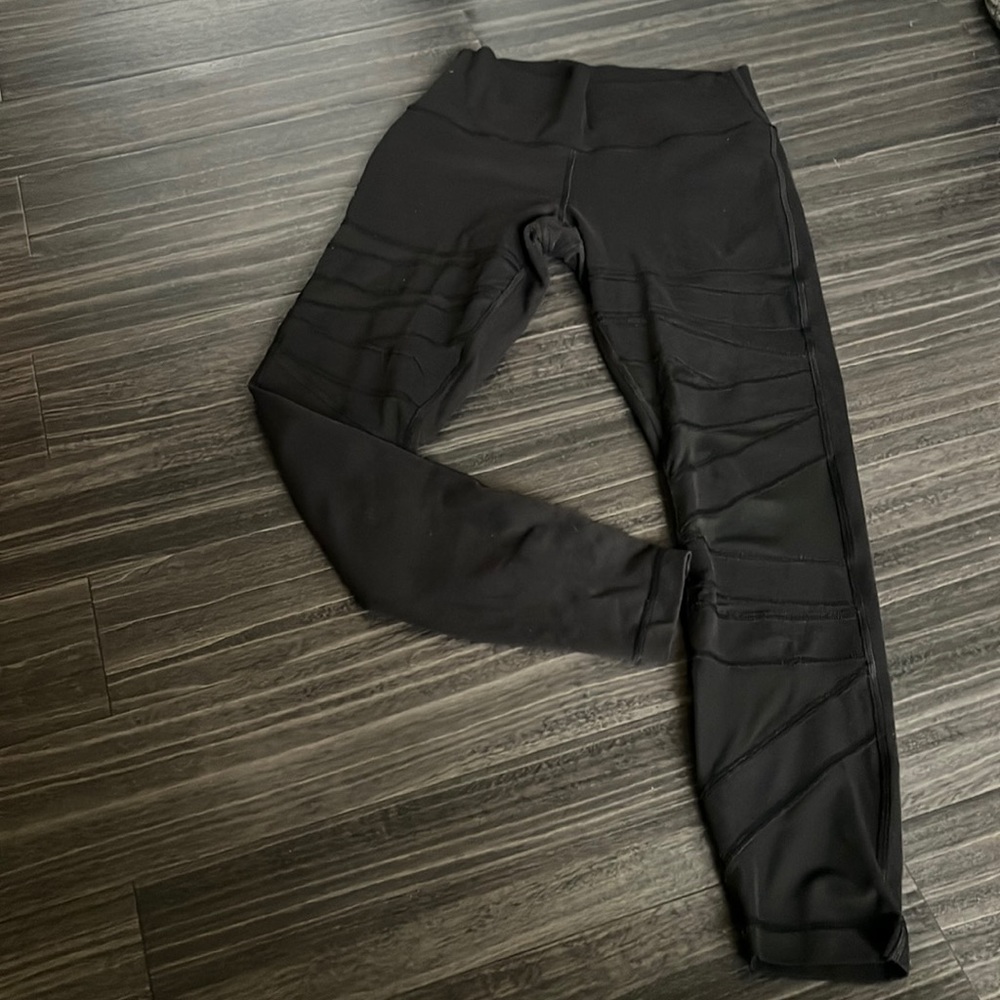 Lululemon Mesh design Leggings